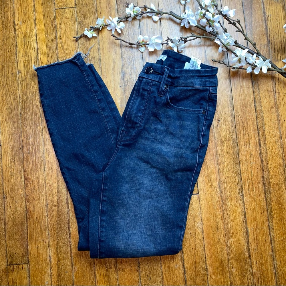 Good American Good Waist #37 Crop Raw Hem Jeans SZ 4 / 27 - Picture 2 of 8